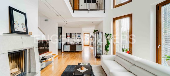 Villa de 3 dormitorios en Cugliate-Fabiasco, Italy No. 130989 10