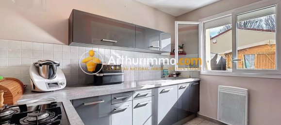 3 bedrooms House in L'Isle-d'Abeau, France No. 203838 11