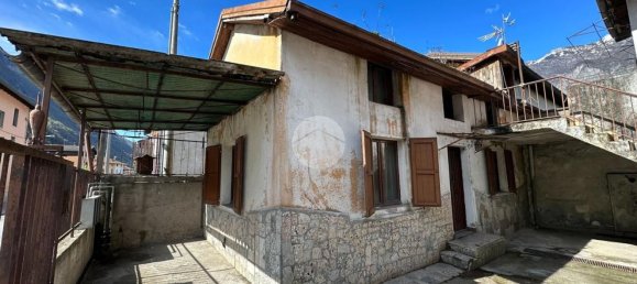 4 rooms House in Esine, Italy No. 314791 2