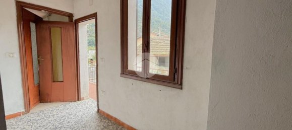 4 rooms House in Esine, Italy No. 314791 6