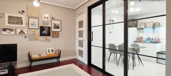 3 bedrooms Apartment in Oviedo, Spain No. 169945 2