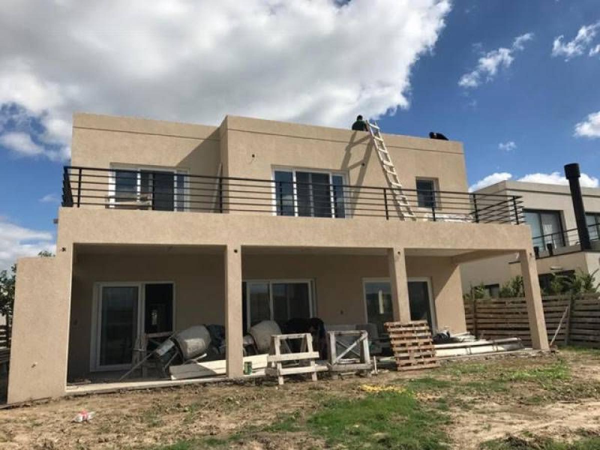 Casa T5 em Tigre, Argentina N.º 9539