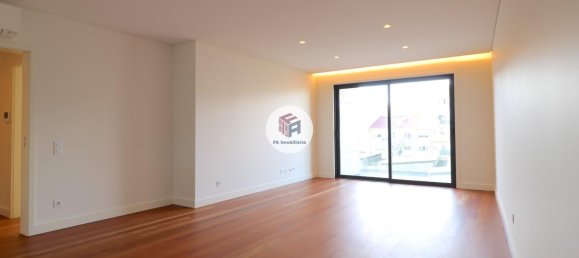 3 bedrooms Apartment in Matosinhos, Portugal No. 161692 4