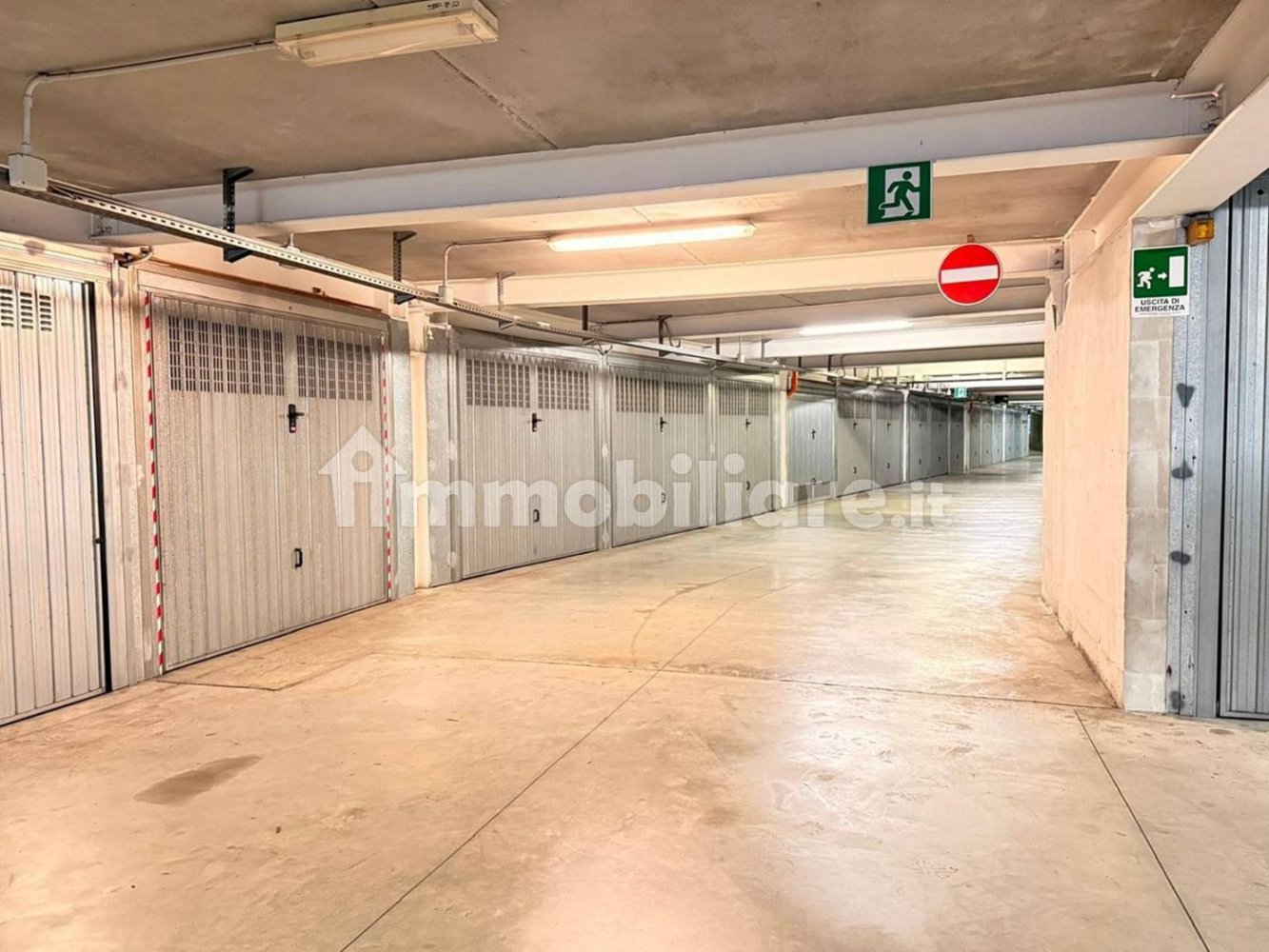 17m² Garage in Chiavari, Italy No. 304052