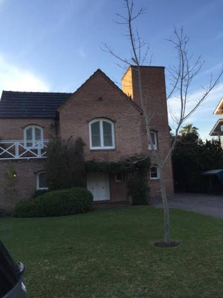 Casa T4 em Tigre, Argentina N.º 1069