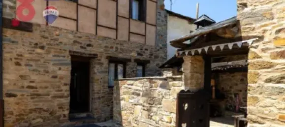 4 bedrooms House in Leon, Spain No. 153896 2