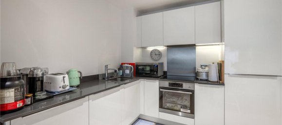 2 bedrooms Apartment in London, United Kingdom No. 7845 5