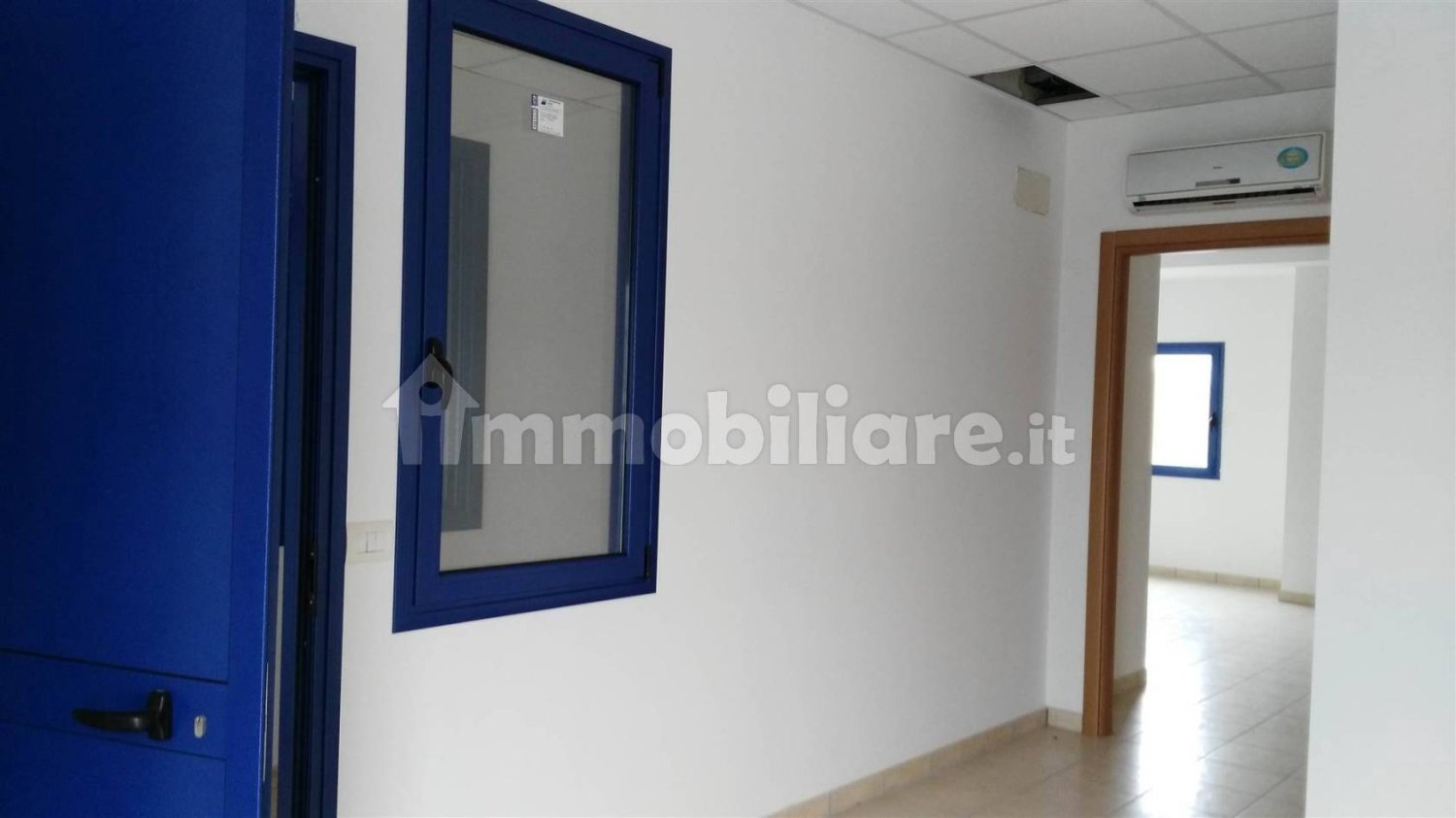 2 rooms Office in Terni, Italy No. 307035