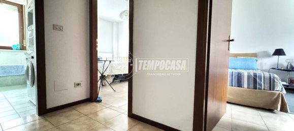 Квартира с 4 комнатами в Биелла, Италия № 132922 8