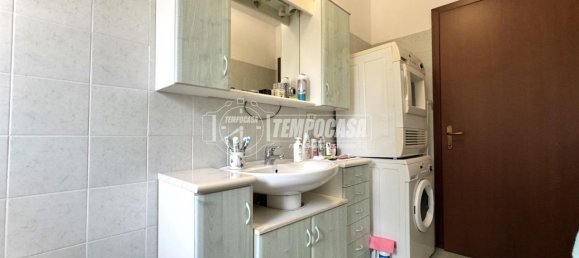 Квартира с 4 комнатами в Биелла, Италия № 132922 15