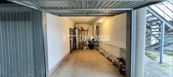 Квартира с 4 комнатами в Биелла, Италия № 132922 22