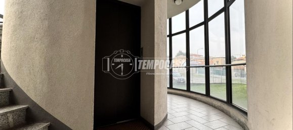 Квартира с 4 комнатами в Биелла, Италия № 132922 2