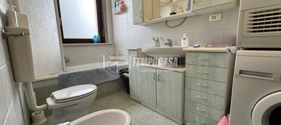 Квартира с 4 комнатами в Биелла, Италия № 132922 14