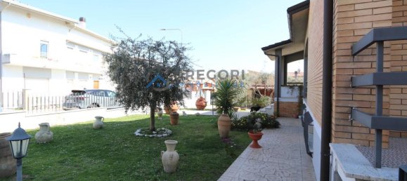 9 rooms House in Nereto, Italy No. 163900 5
