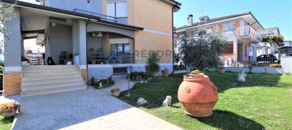 9 rooms House in Nereto, Italy No. 163900 8