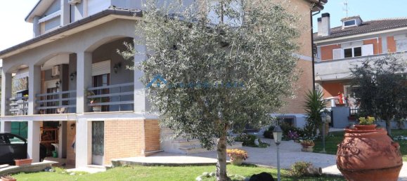 9 rooms House in Nereto, Italy No. 163900 42