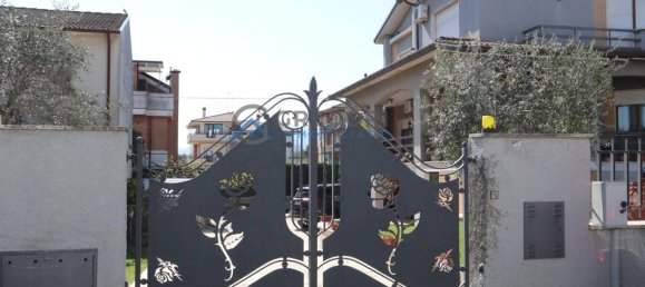 9 rooms House in Nereto, Italy No. 163900 4