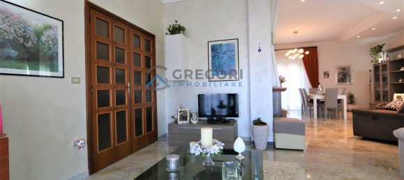 9 rooms House in Nereto, Italy No. 163900 10