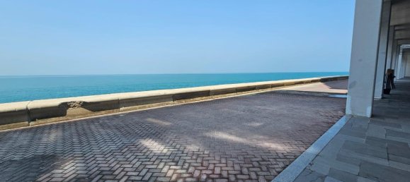 Laden in Al Marjan Island, UAE 127m², Nr. 107194 4