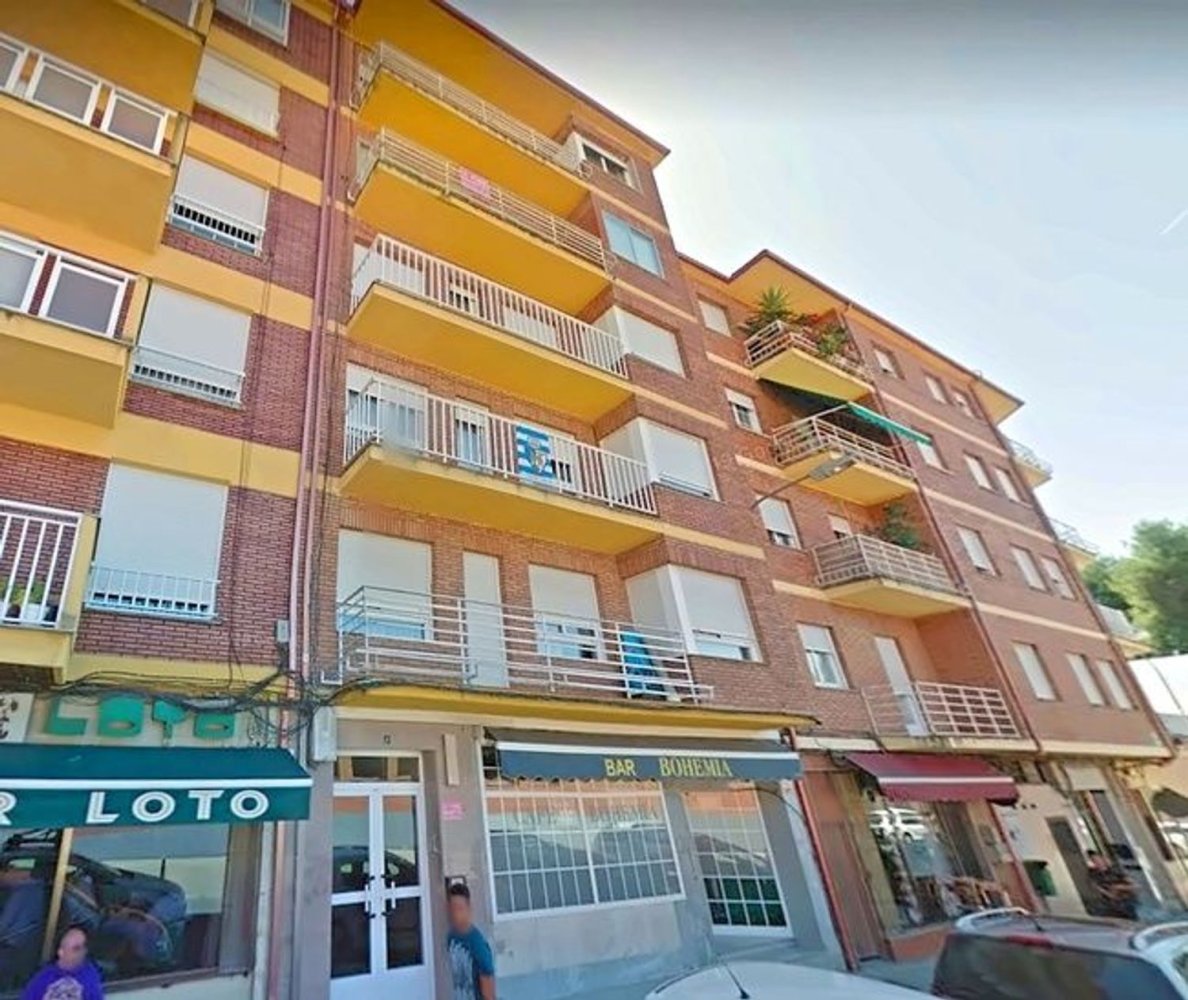 3 bedrooms Apartment in Leon, Spain No. 82900