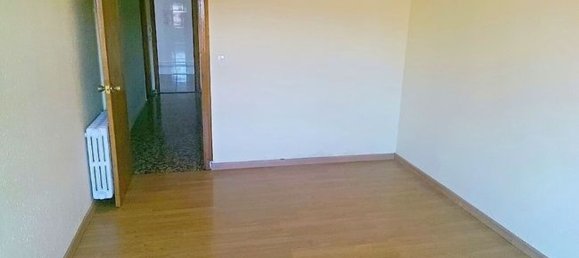 3 bedrooms Apartment in Leon, Spain No. 82900 3