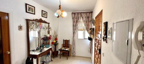 Apartamento de 3 dormitorios en Málaga, Spain No. 181036 2