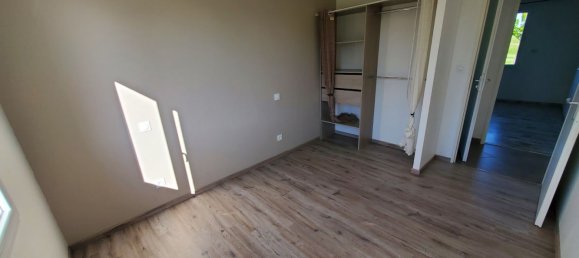 Villa de 3 dormitorios en Virazeil, France No. 305490 8