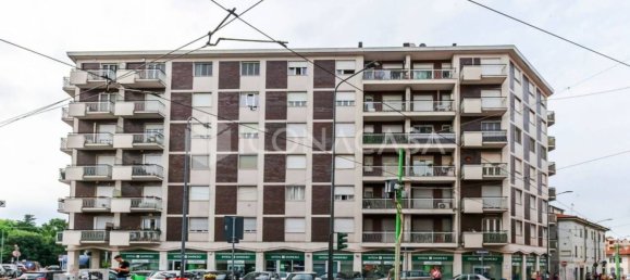 2 bedrooms Apartment in Milan, Italy No. 314152 2