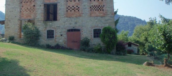 5 rooms House in Castelnovo ne' Monti, Italy No. 168134 6