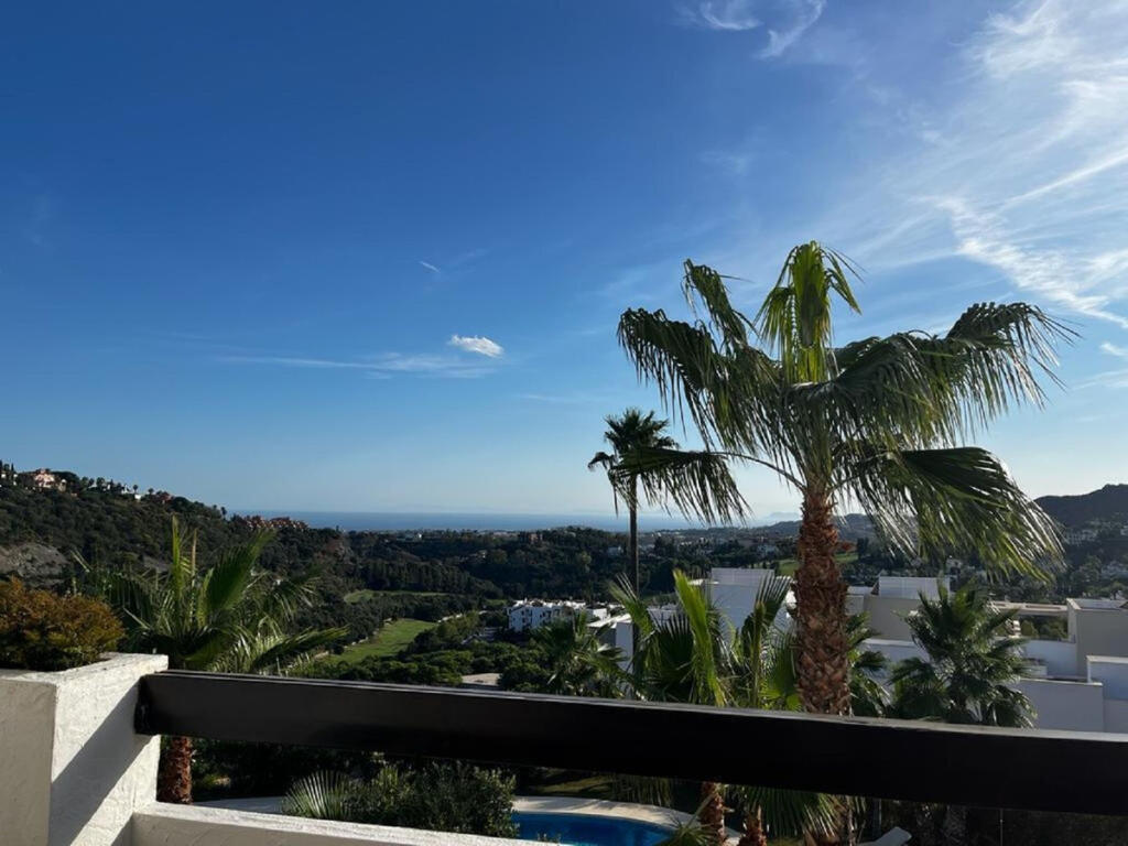 1 bedroom Apartment in Benahavis, Spain No. 185046