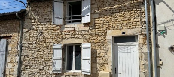 2 bedrooms House in Ruffec, France No. 282322 3