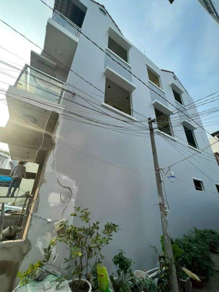 70m² Townhouse in District 7, Vietnam No. 9746