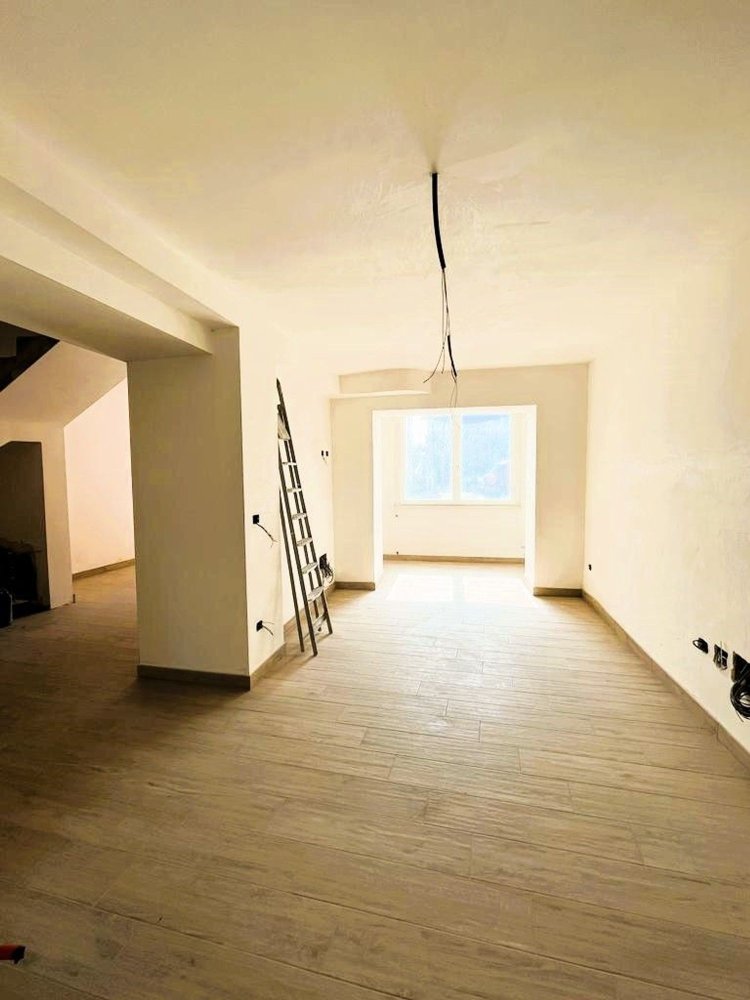 Casa de 7 habitaciónes en Guardiagrele, Italy No. 274109