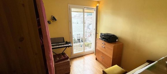 3 chambres Appartement à Pantin, France No. 172036 5