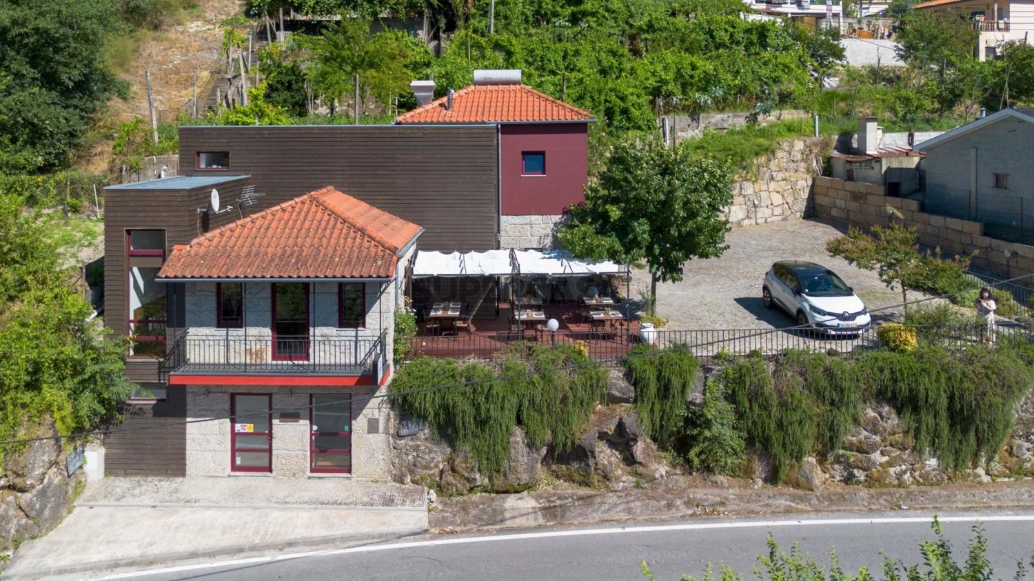 Propriété commerciale à Amarante, Portugal 182m² No. 334650