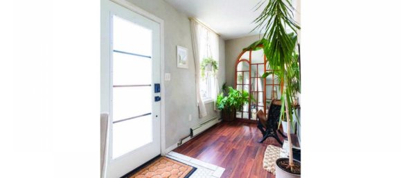 2 bedrooms House in Hamilton, Canada No. 783 3