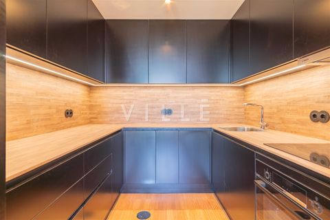 2 bedrooms Apartment in Porto, Portugal No. 236274