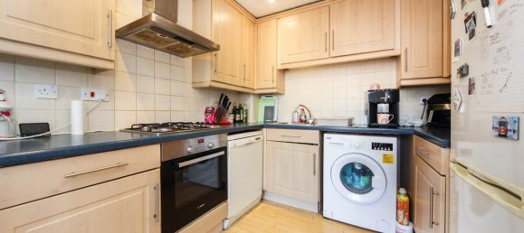  House in Luton, United Kingdom No. 2336 9