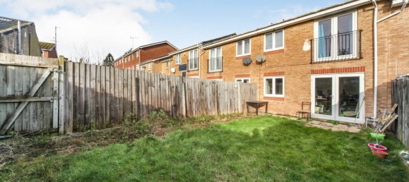  House in Luton, United Kingdom No. 2336 3