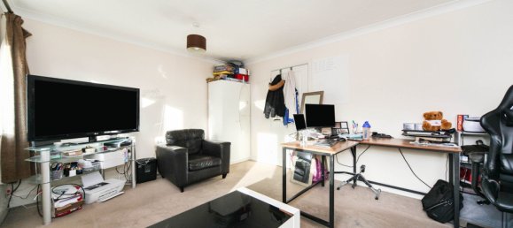  House in Luton, United Kingdom No. 2336 5