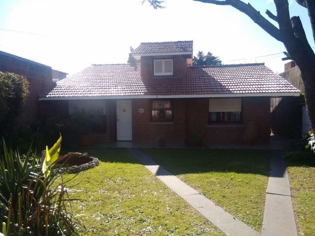 2 bedrooms House in Mar del Plata, Argentina No. 83631