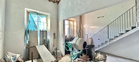 4 rooms Apartment in Florence, Italy No. 37159 12