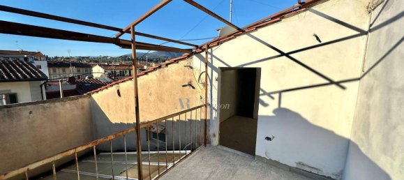 4 rooms Apartment in Florence, Italy No. 37159 11