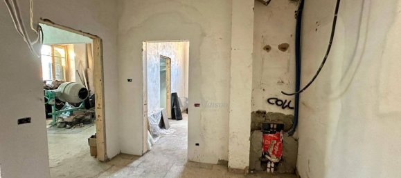 4 rooms Apartment in Florence, Italy No. 37159 7