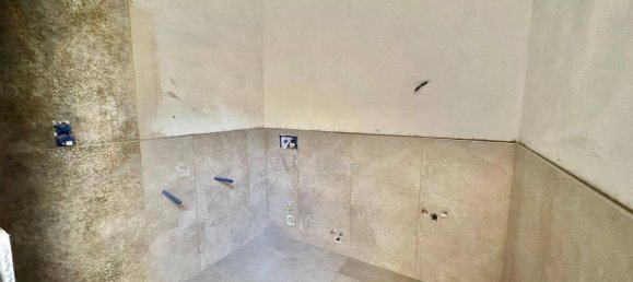 4 rooms Apartment in Florence, Italy No. 37159 8