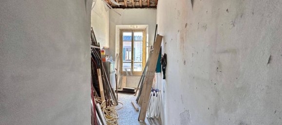 4 rooms Apartment in Florence, Italy No. 37159 3
