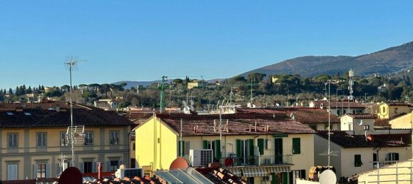 4 rooms Apartment in Florence, Italy No. 37159 4