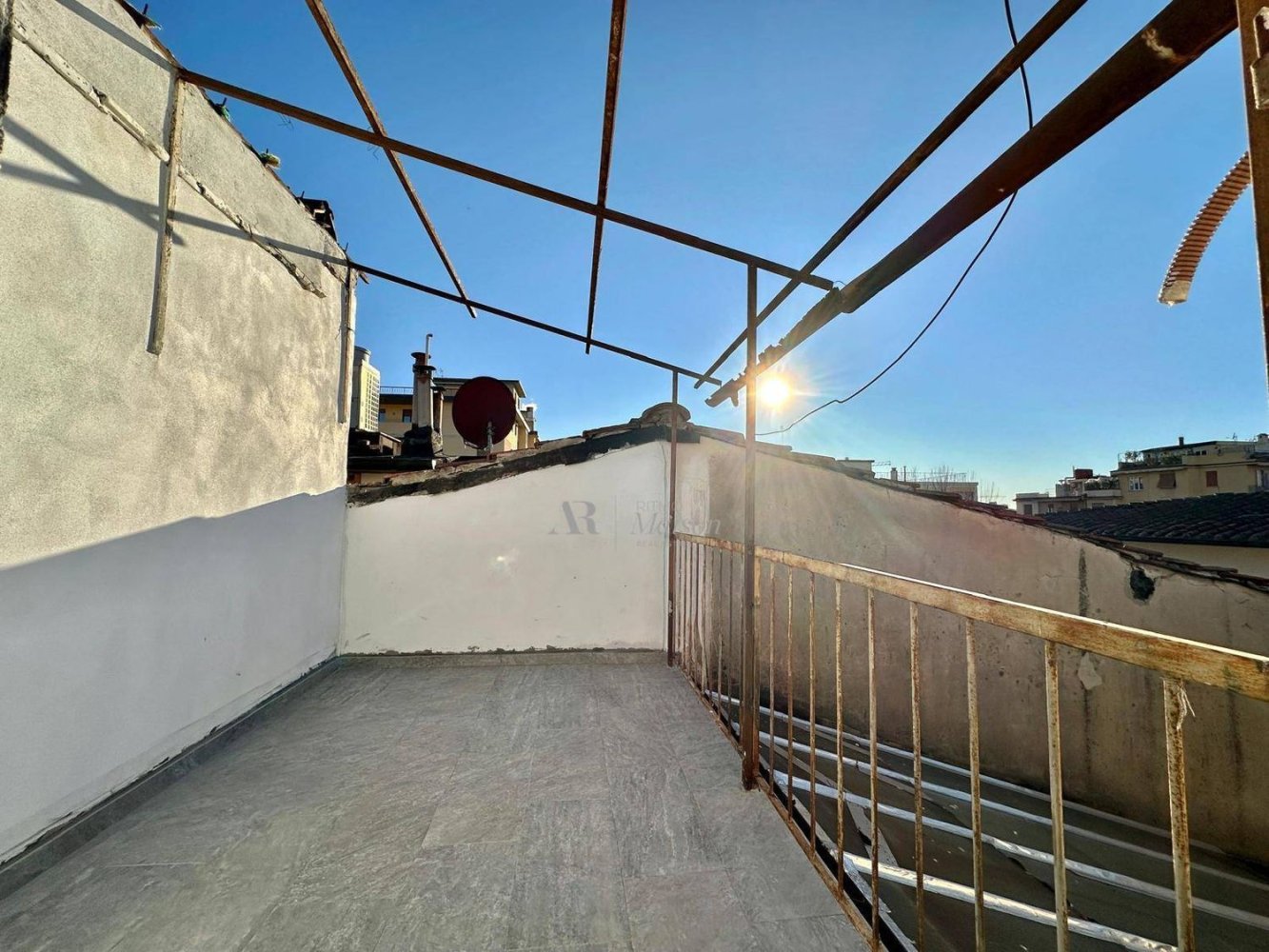 4 rooms Apartment in Florence, Italy No. 37159