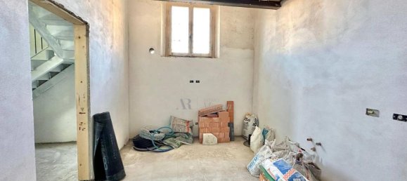 4 rooms Apartment in Florence, Italy No. 37159 14