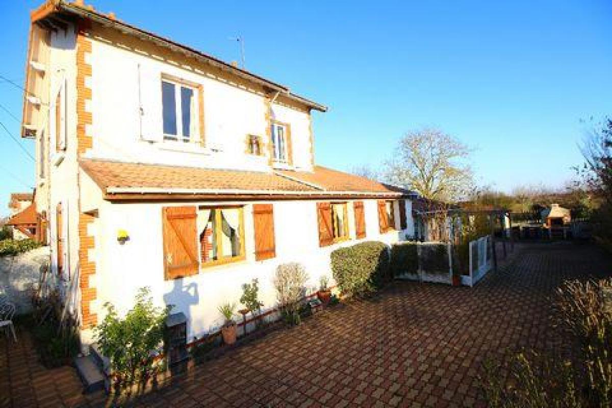 3 bedrooms House in Bonneval, France No. 29687